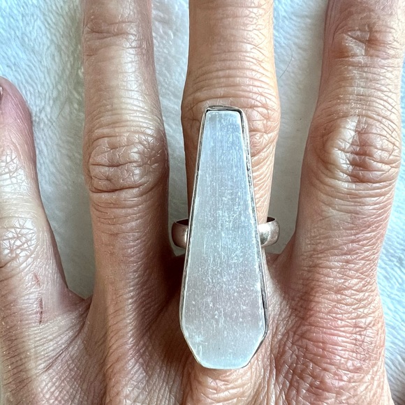 925 Huge RAW Selenite Crystal Charge Coffin Ring 8.25 - Picture 2 of 8